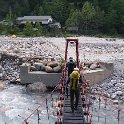 晴嵐荘への吊り橋