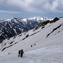 登山者がどんどん上がってきた