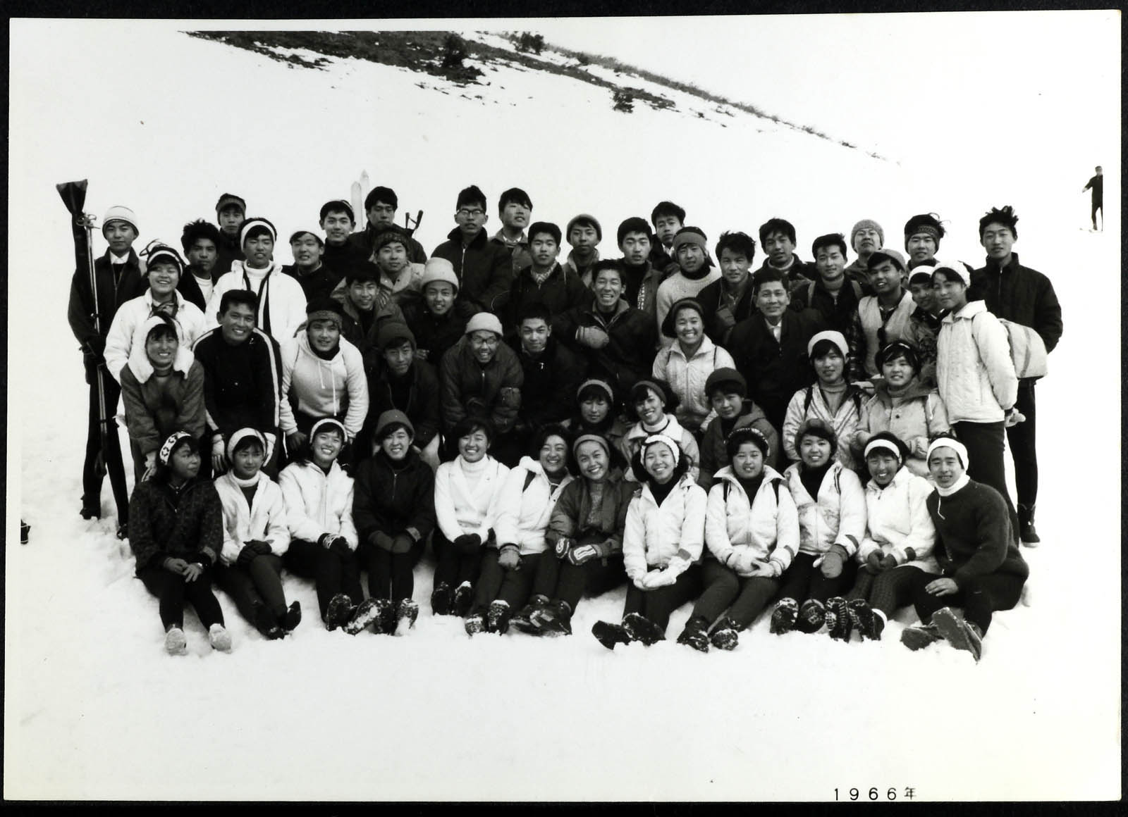 A08_ski_class.jpg